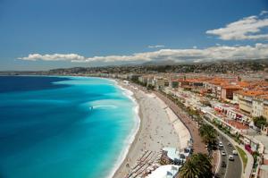 Charter Cote d`Azur: Nizza - prächtige Fassaden, Flaniermeile und Sandstrand